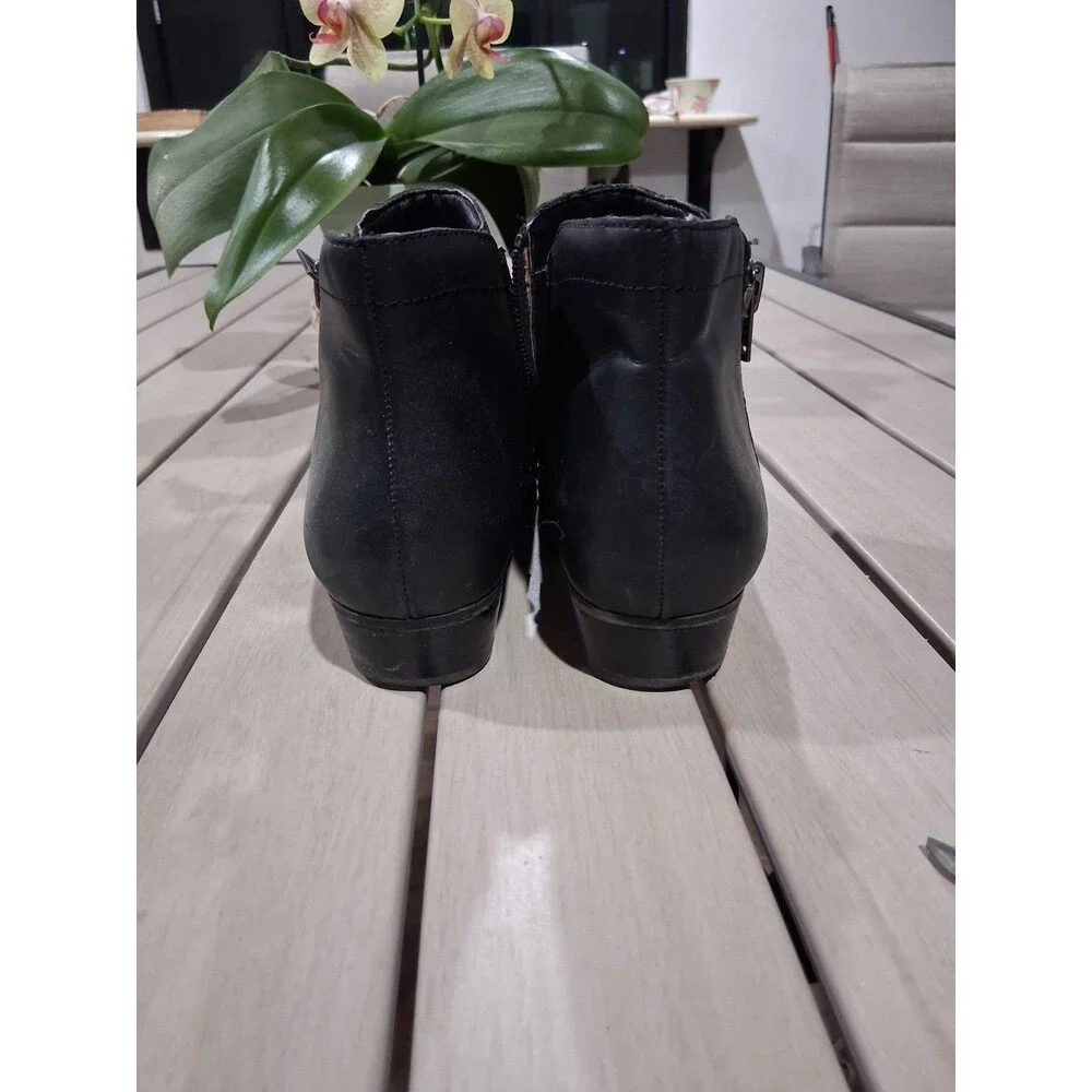 Naturalizer Blair Leather ankle booties, pointed toe Size 8 SB 6
